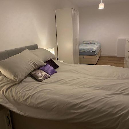 Adorable One-Bedroom Flat With Patio Garden. Southwick  المظهر الخارجي الصورة