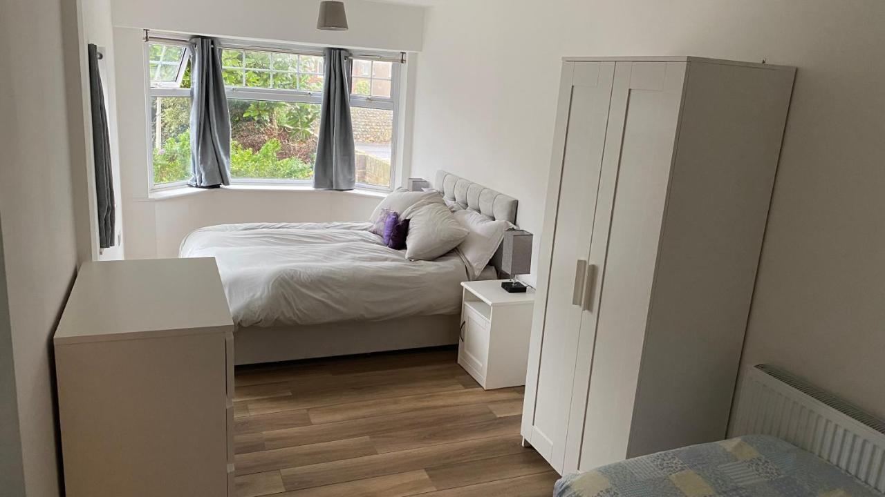 Adorable One-Bedroom Flat With Patio Garden. Southwick  المظهر الخارجي الصورة